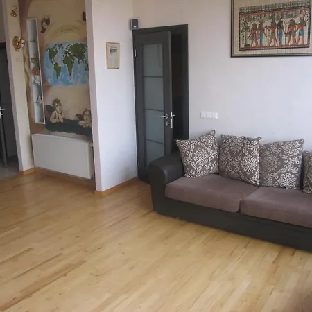 Flat With Huge Terrace * ריגה