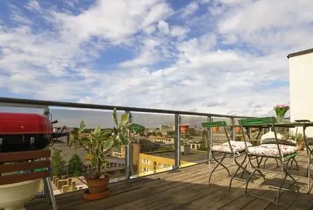 Flat With Huge Terrace ריגה
